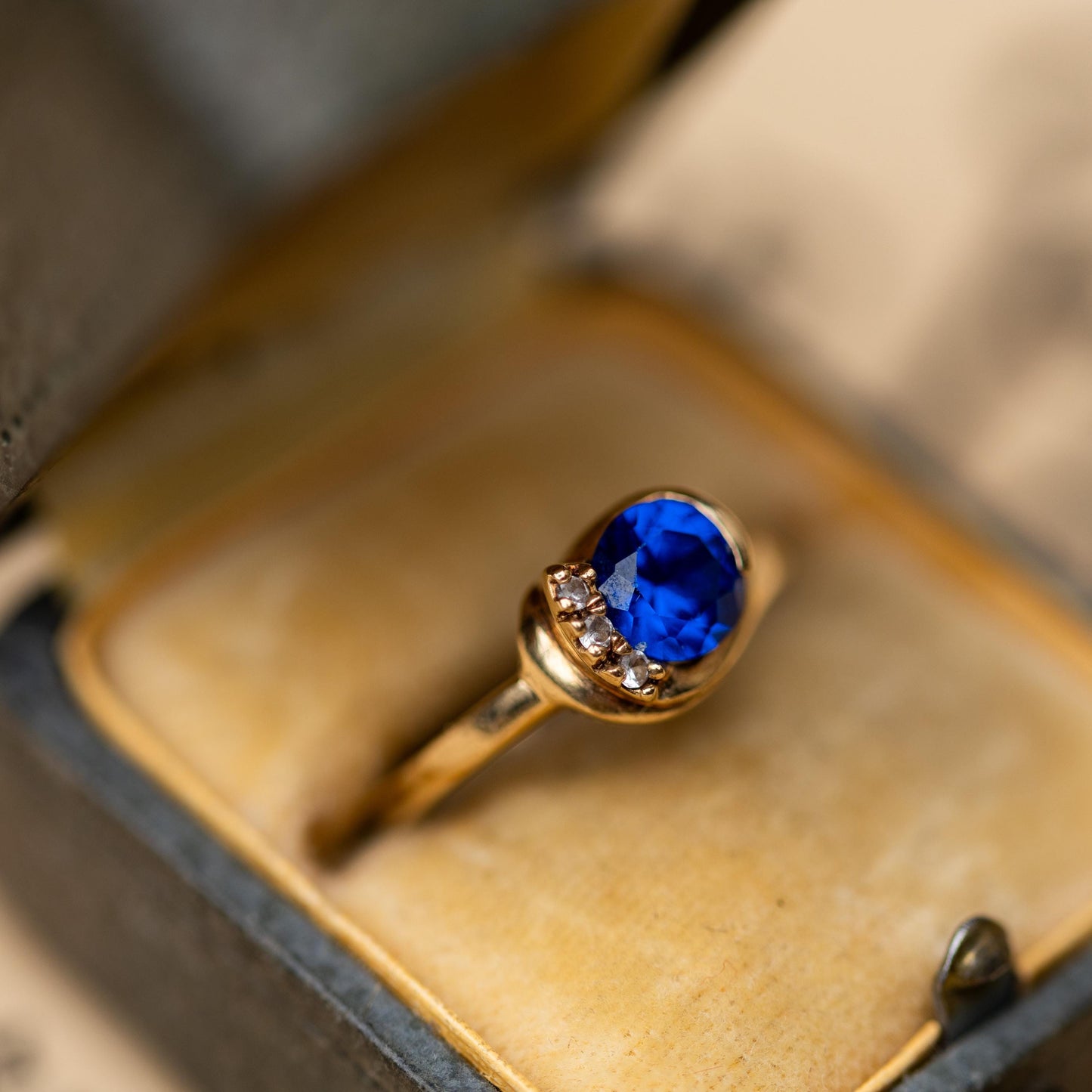 10K Gold Ring Blue Spinel Diamond Vintage Estate Jewelry